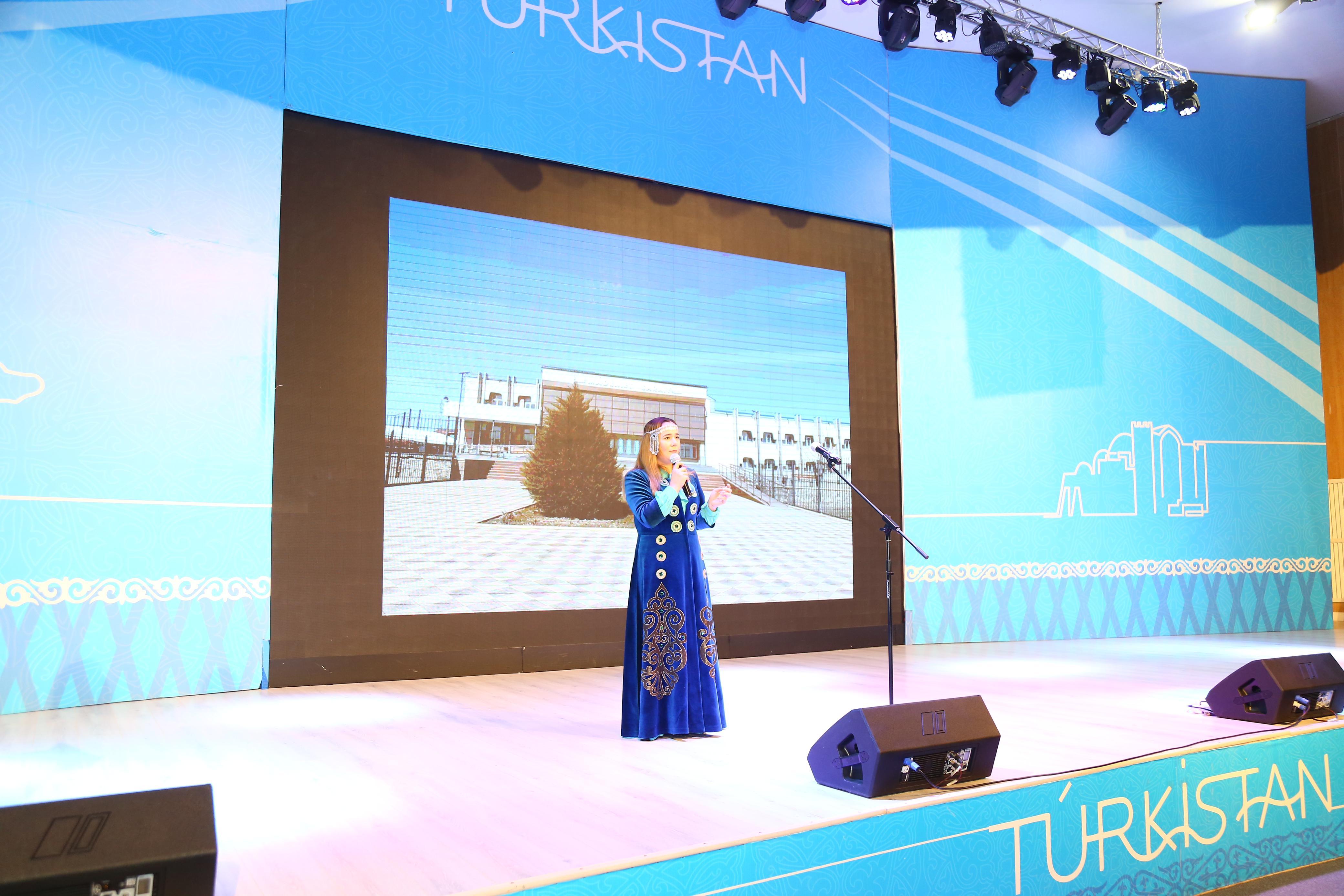 Трусикадағы бөкселер эротика Порно фотосуреттер ер адам өзін трахает