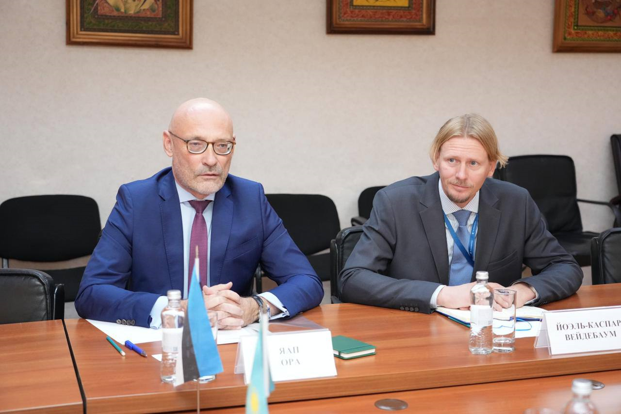 2024 жылғы 30 қазанда Қазақстан Республикасының Көлік вице-министрі Мақсат Қалиақпаров Қазақстандағы Эстонияның Төтенше және Өкілетті Елшісі Яап Орамен кездесу өткізді