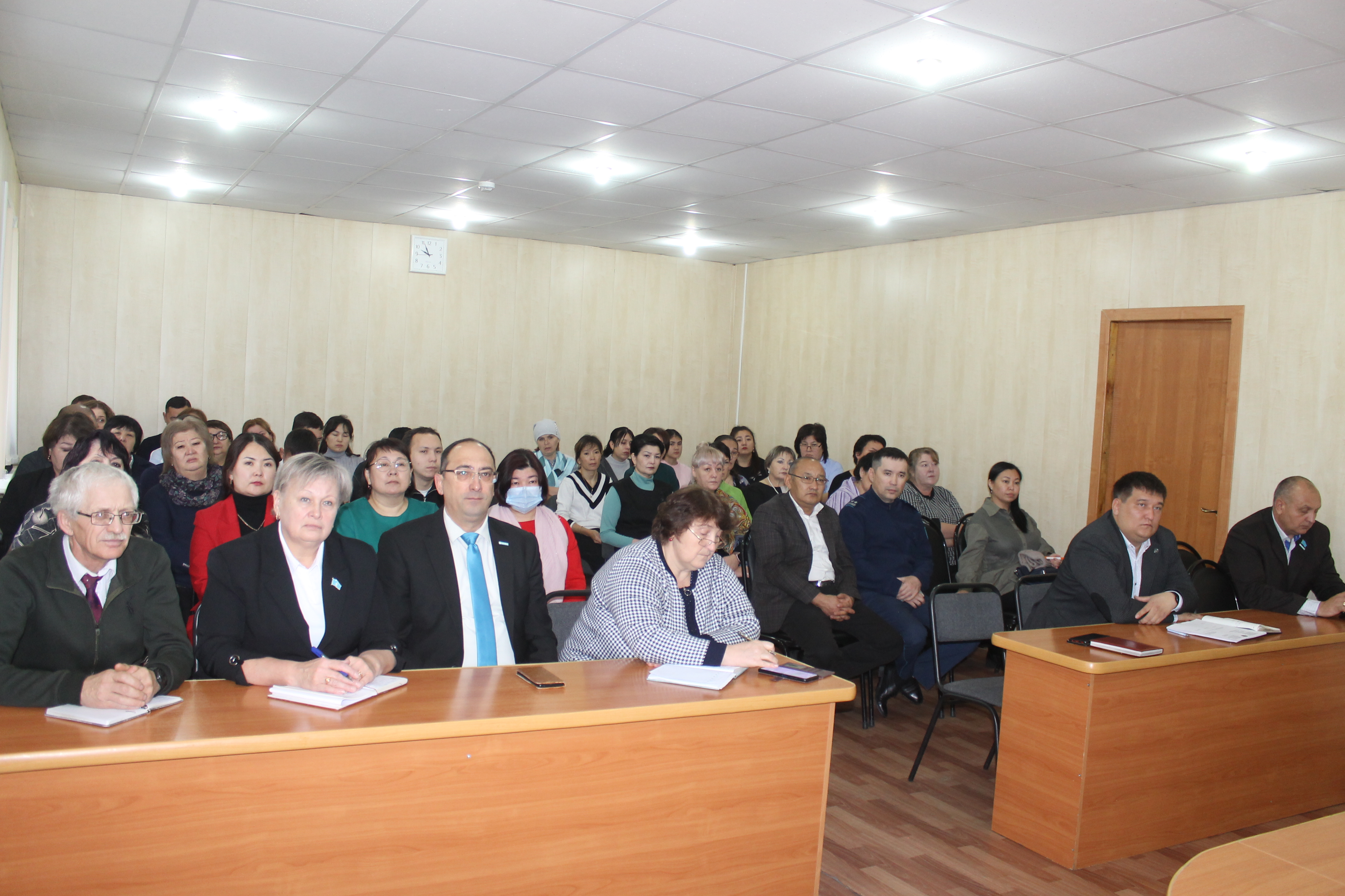 Адам құқықтары жөніндегі уәкілмен кездесуге қатысу