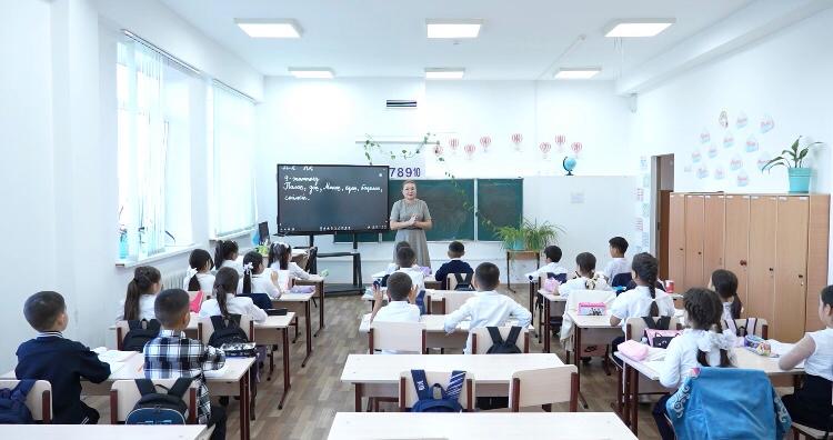 Сыновья, невестки и внуки тоже учителя: династия столичных педагогов со стажем в 124 года