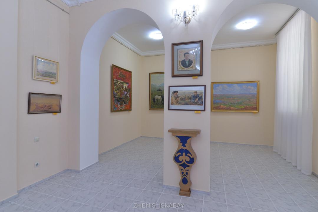 В художественной галерее