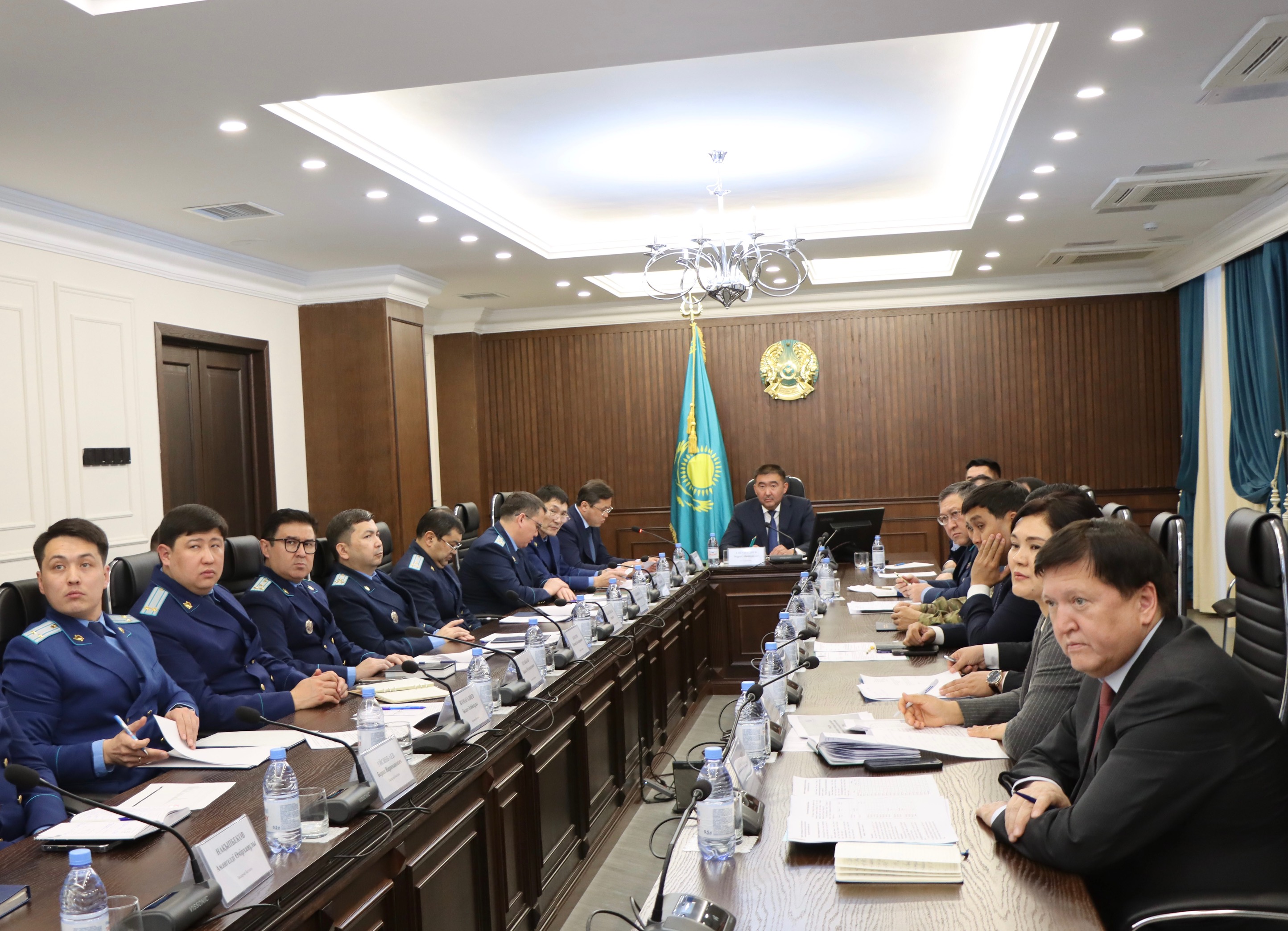 Обсуждены итоги проверок в образовательных учреждениях, эффективность мер по профилактике бытового насилия и суицидов среди несовершеннолетних на Координационном совете