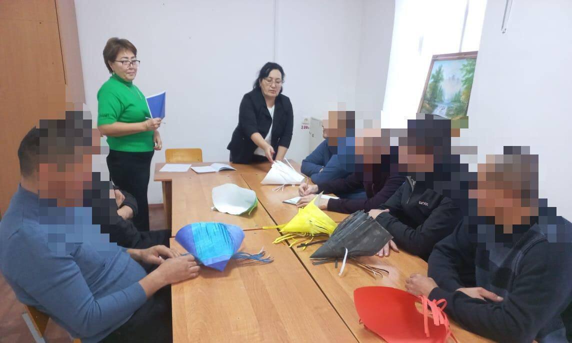 Қызылордада сотталғандарға “6 қалпақ” психологиялық тренингі өткізілді