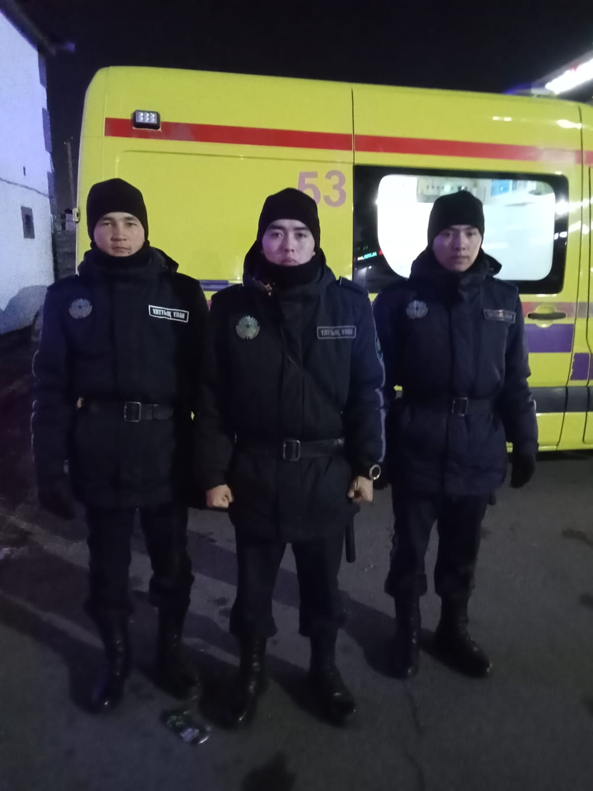 В Астане бойцы Нацгвардии МВД РК спасли жизнь мужчине