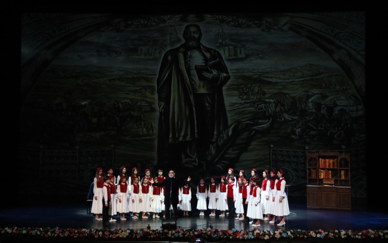 Премьера монооперы «Толық адам. Ой толғау. Хакім Абай» состоялась в театре «Астана Опера»