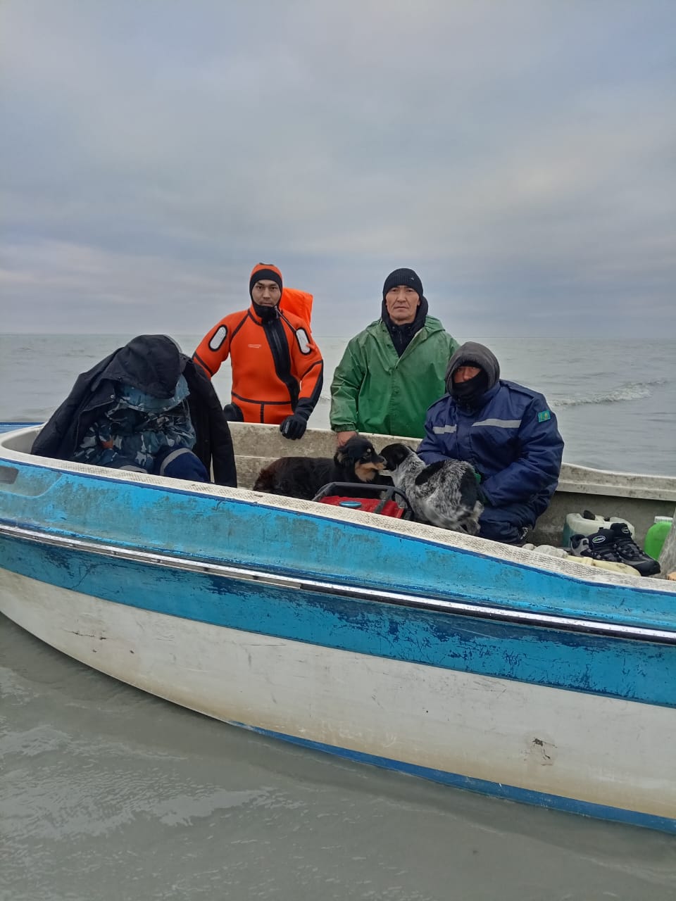 Қарағанды облысы Төтенше жағдайлар департаментінің құтқарушылары жоғалып кеткен балықшыларды тапты.