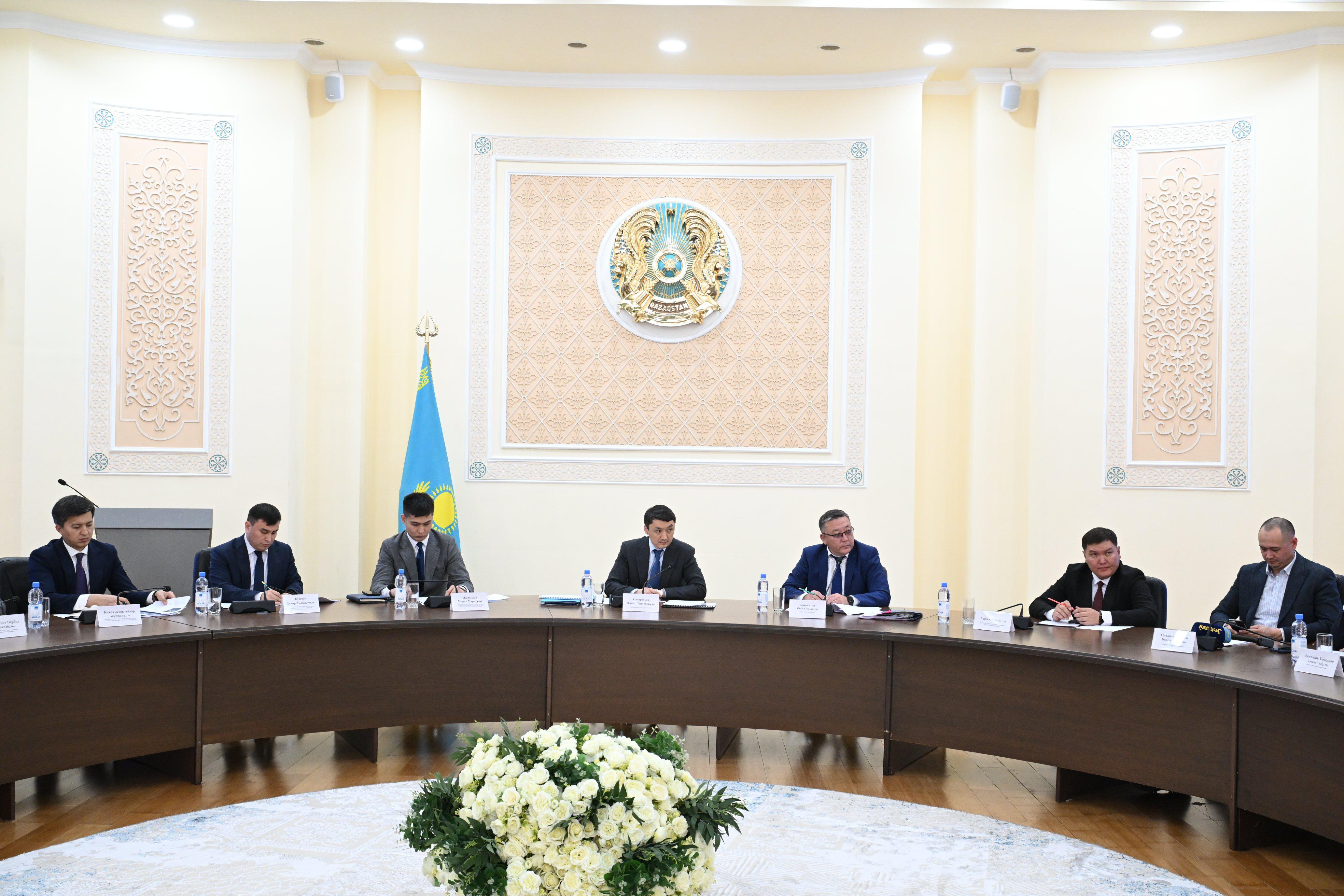 Олжас Сапарбеков Жетісу өңірінің тұрғындарымен кездесу өткізді