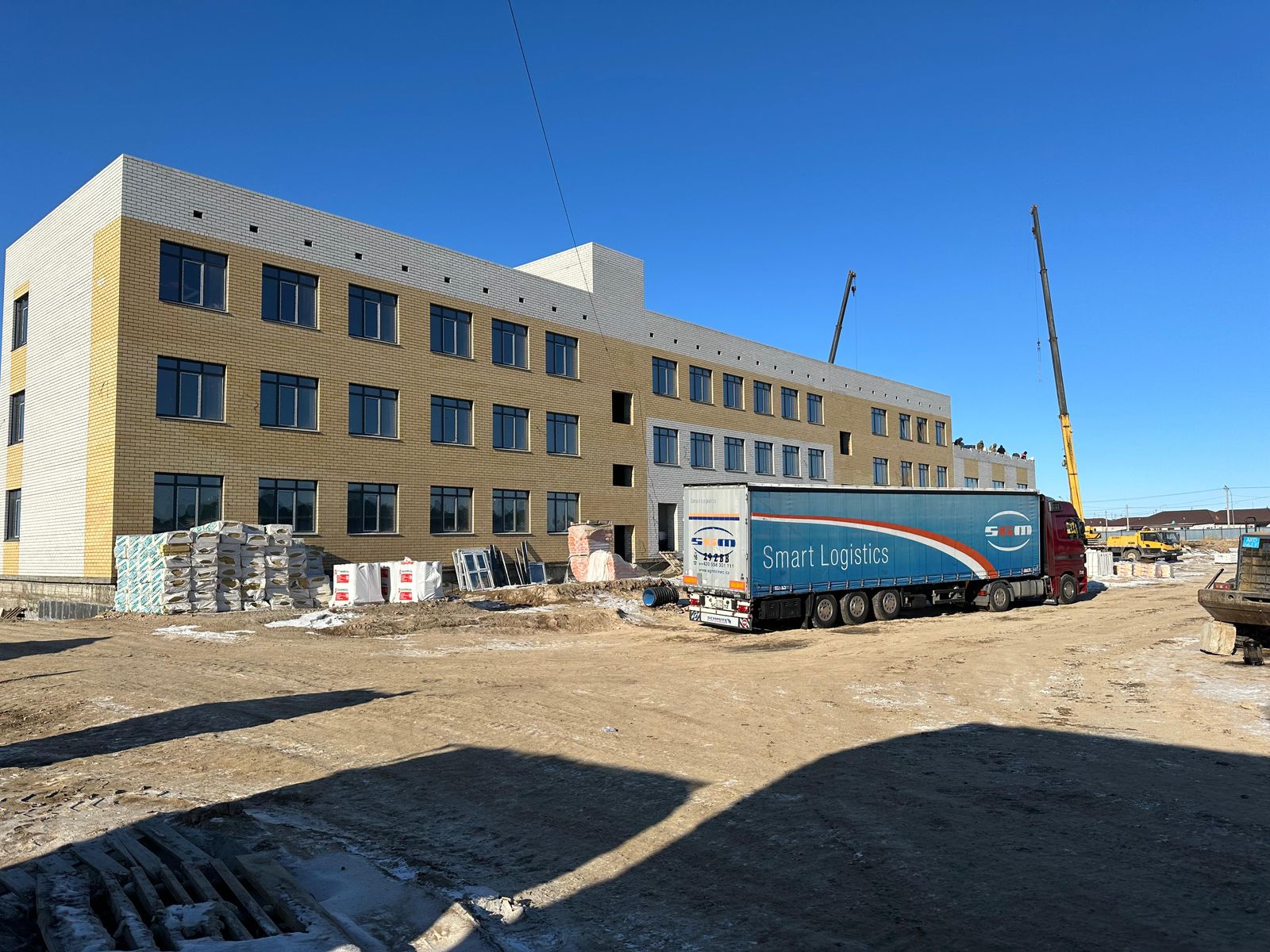 Әкім орынбасары Аягөз ауданындағы құрылыс жұмыстарын жеделдетуді тапсырды