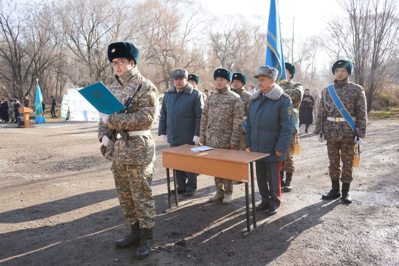 В Алматы более 150 воспитанников военно-технической  школы присягнули на верность Родине