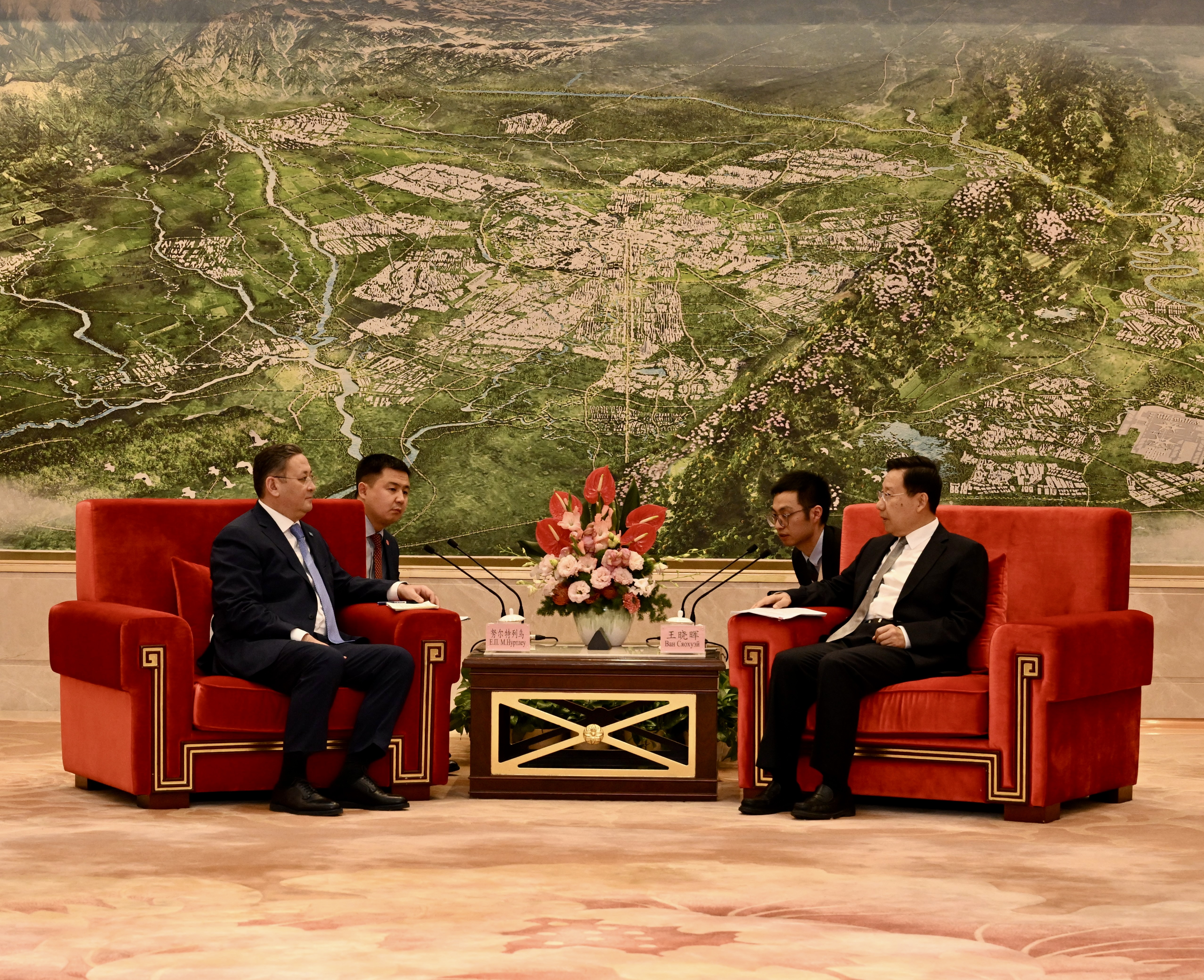 Қазақстан СІМ басшысы Сычуань өлкесінің Партия комитетінің хатшысымен кездесті