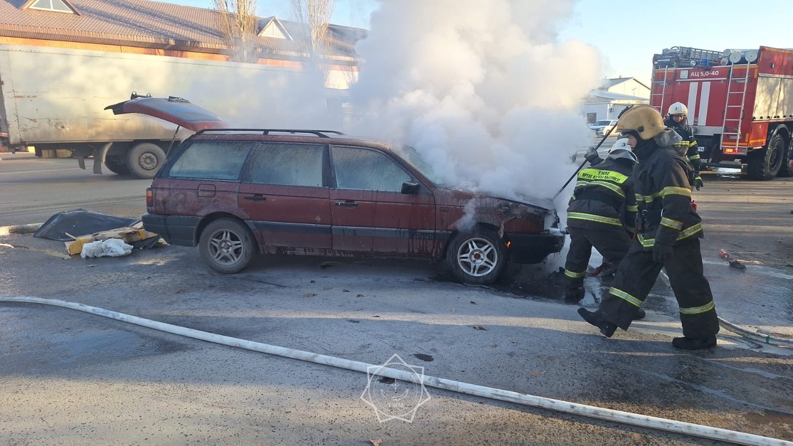 Пожарными потушен горевший  автомобиль