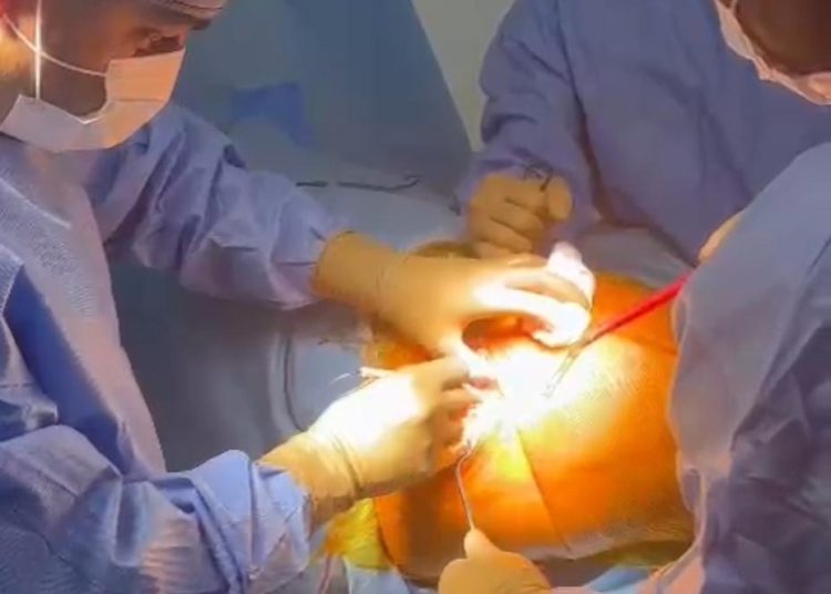 Ең сексуалды жетілген ханым Анальды секс туралы кеңестер