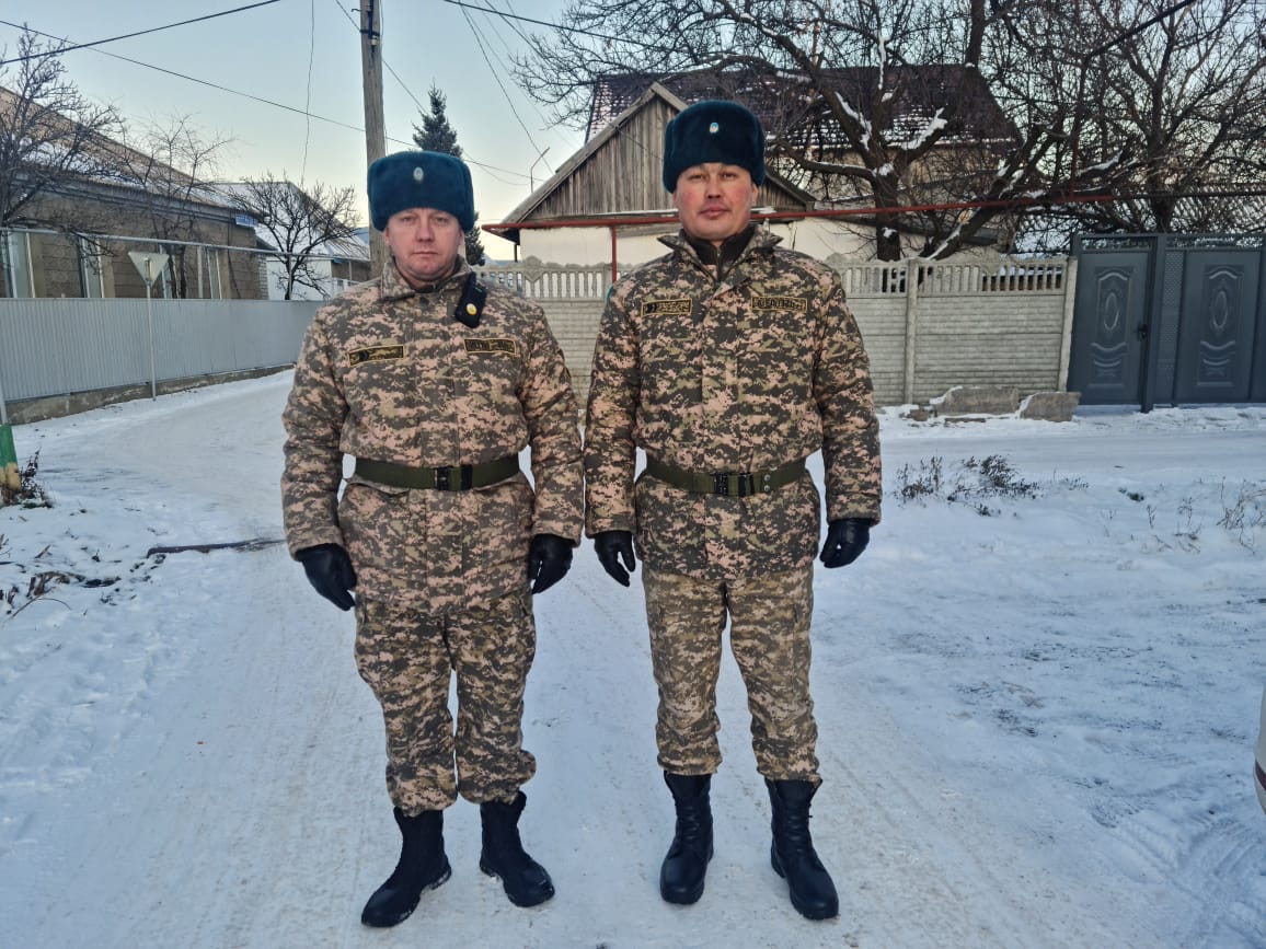 Қарулы күштердің әскери қызметшілері ауыл  тұрғындарының мүлкін өрттен сақтап қалды