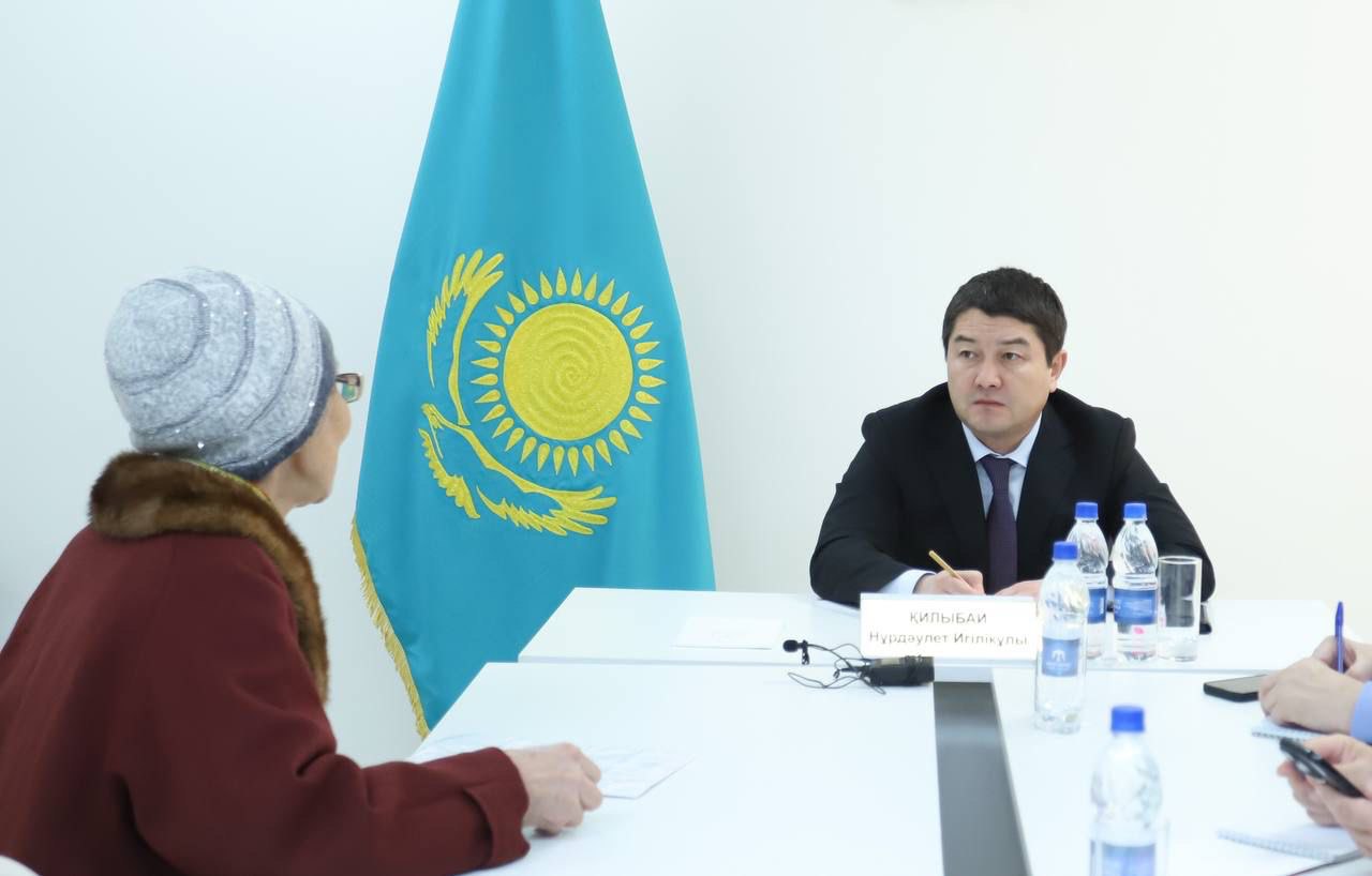 Нұрдәулет Қилыбайдың Жаңаөзен қаласының тұрғындарын жеке мәселе бойынша қабылдауы таңғы 04.15 дейін жалғасты