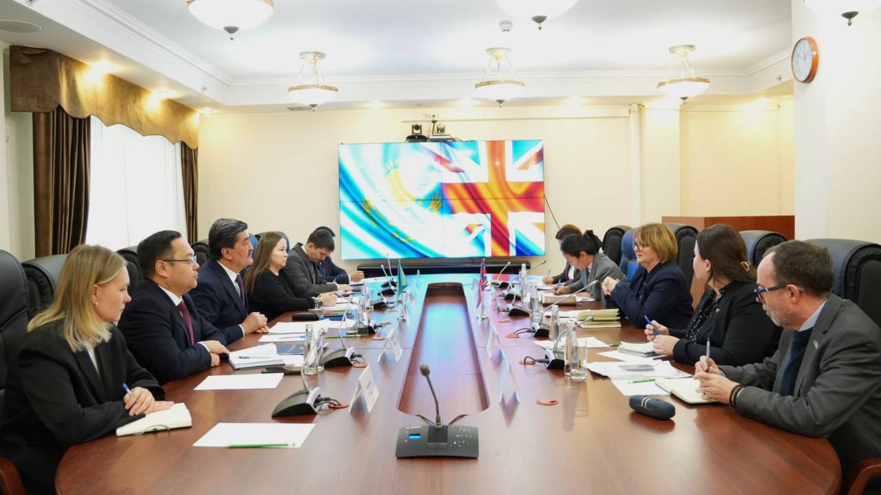 Министрдің ҚР-дағы Ұлыбританияның Төтенше және Өкілетті Елшісімен кездесуі