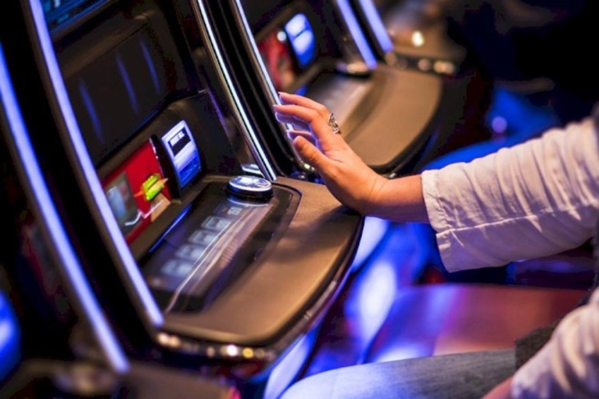 Заң және тәртіп: Елордалық маман құмар ойындарынан қалай арылуға болатынан айтты