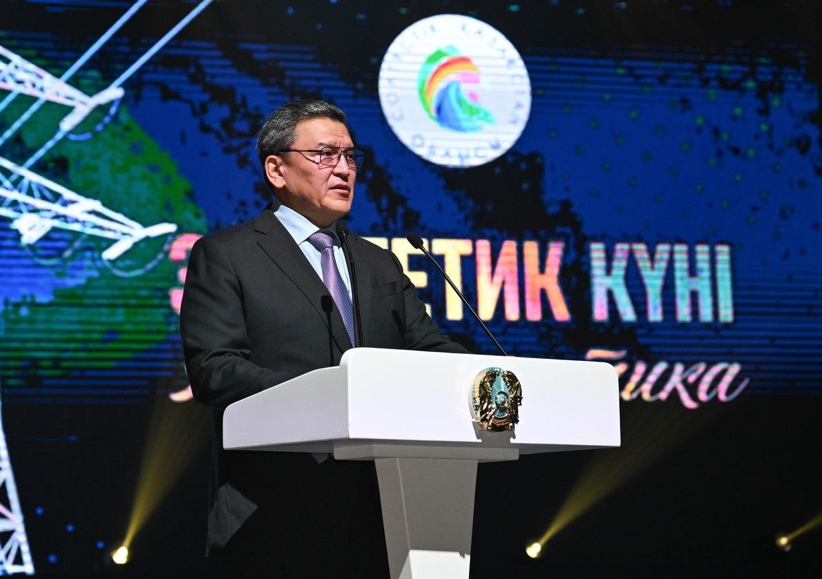 СҚО әкімі энергетиктерді кәсіби мерекемен құттықтады