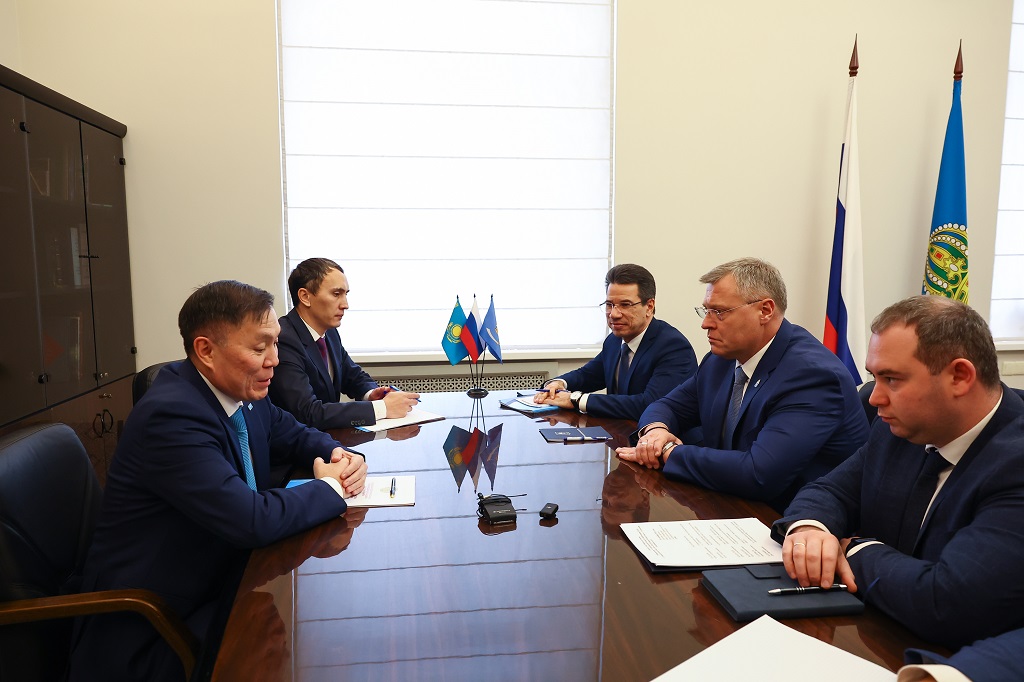 Генеральный консул встретился с Губернатором Астраханской области