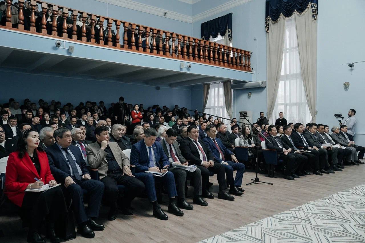 Абай облысында 249 мың адам спортпен шұғылданады: Ербол Мырзабосынов өңірде есеп беру кездесуін өткізді