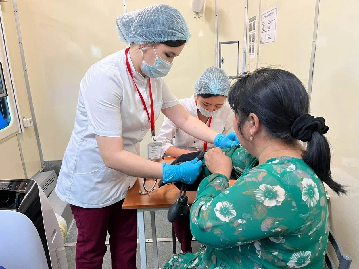 «САЛАМАТТЫ ҚАЗАҚСТАН» МЕДИЦИНАЛЫҚ ПОЙЫЗЫНЫҢ МАМАНДАРЫ АУЫЛ ТҰРҒЫНДАРЫНА 165 МЫҢНАН АСТАМ МЕДИЦИНАЛЫҚ ҚЫЗМЕТ КӨРСЕТТІ