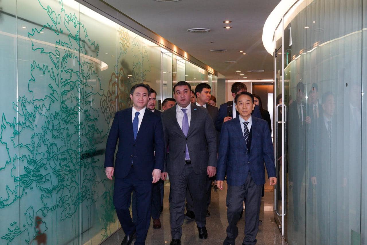 ТҮРКІСТАН ДЕЛЕГАЦИЯСЫ КОРЕЯНЫҢ БРЕНД КОМПАНИЯЛАРЫ БАСШЫЛАРЫМЕН КЕЗДЕСУЛЕР ӨТКІЗДІ