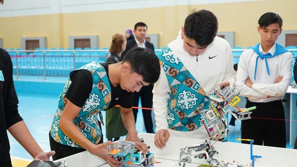 ТҮРКІСТАН: ҚАЗЫҒҰРТТА ЖАСТАР АРАСЫНДА РОБОТОТЕХНИКАДАН ОБЛЫСТЫҚ ТУРНИР ӨТТІ