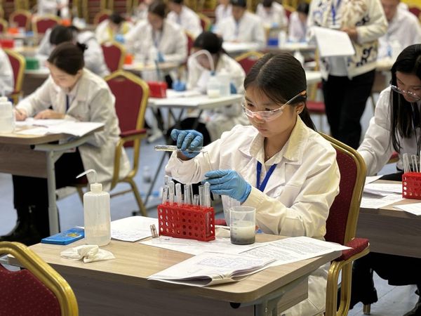 ТҮРКІСТАНДЫҚ ОҚУШЫЛАР РЕСПУБЛИКАЛЫҚ АУЫЛ МЕКТЕПТЕРІНЕ АРНАЛҒАН ОЛИМПИАДАДА ҮЗДІК НӘТИЖЕ КӨРСЕТТІ