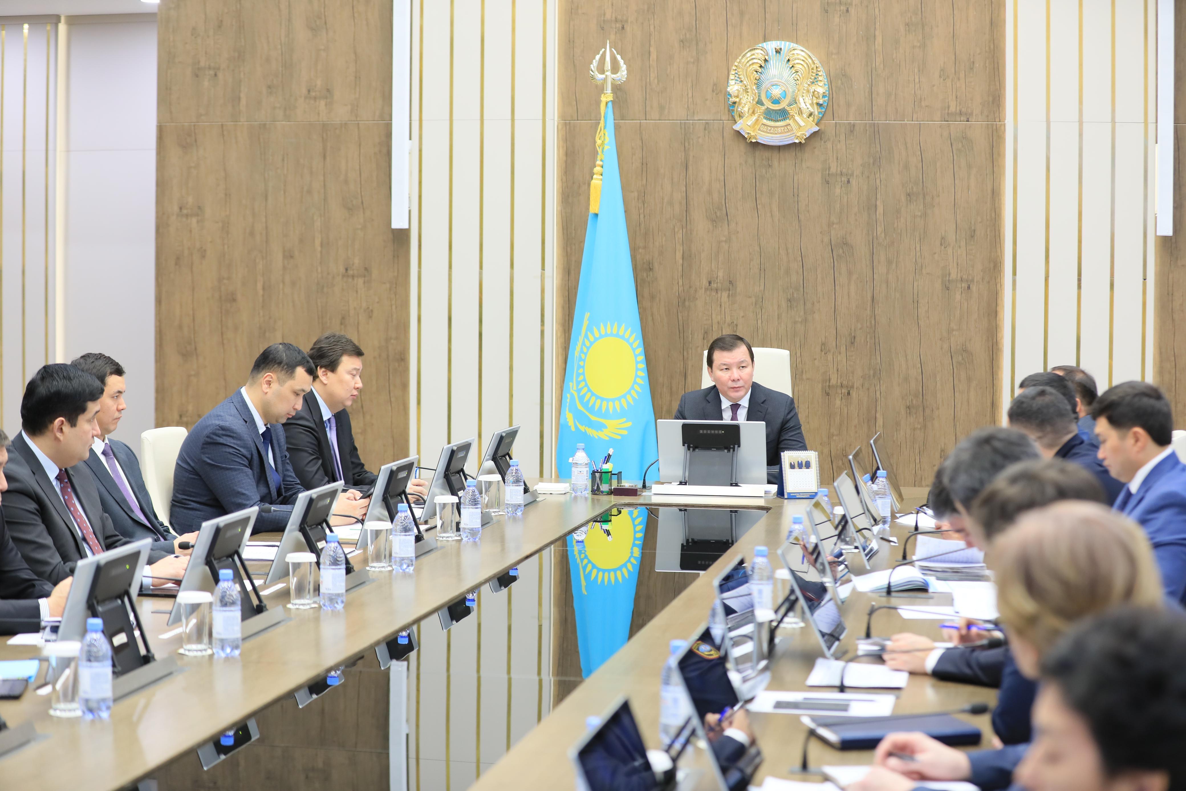 Республикалық маңызы бар жолдарды қардан тазалауға 146-дан астам техника тартылды