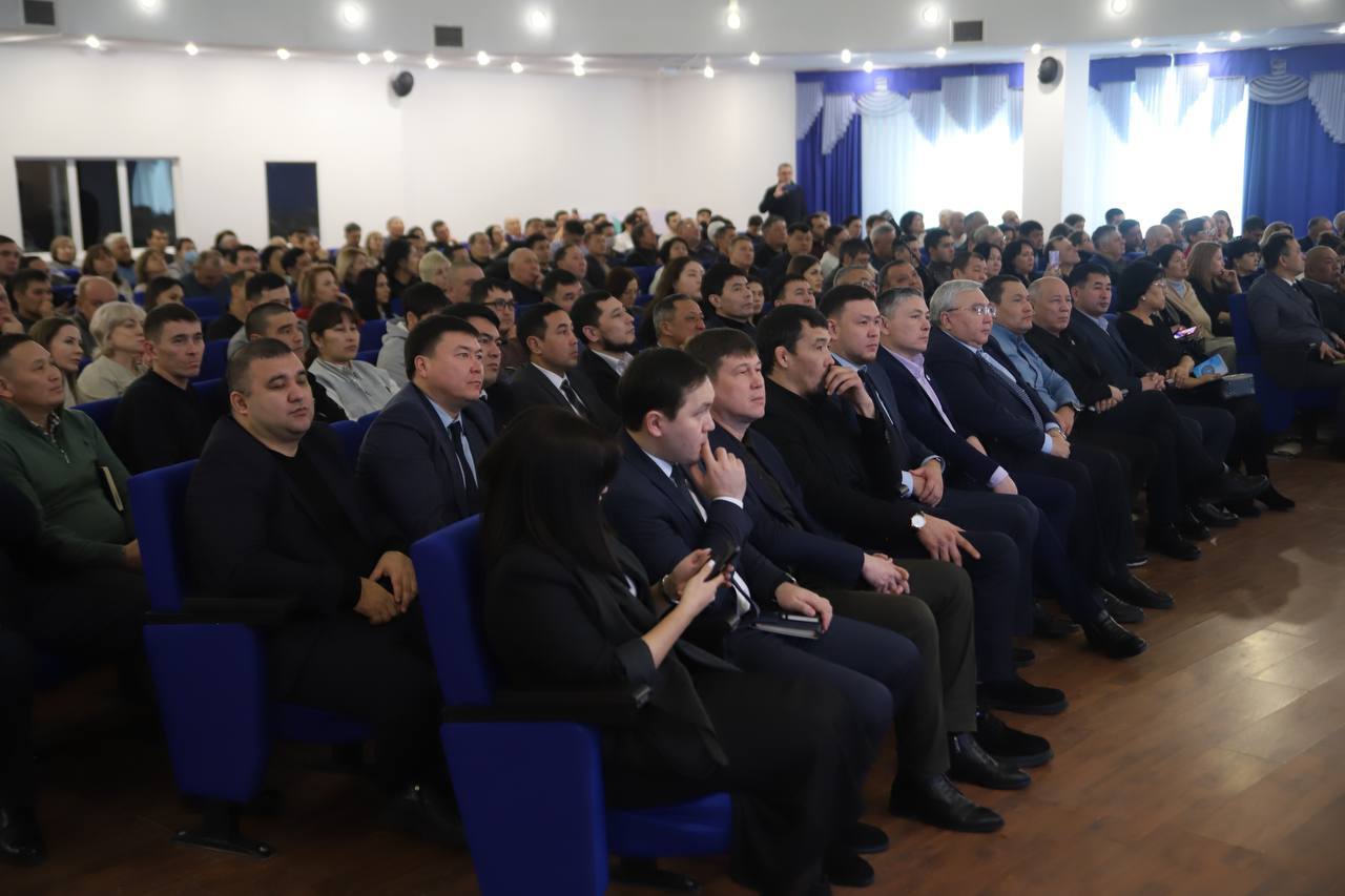 В Павлодарской области спортом занимаются более 24 тысяч детей: встреча Серика Жарасбаева с населением