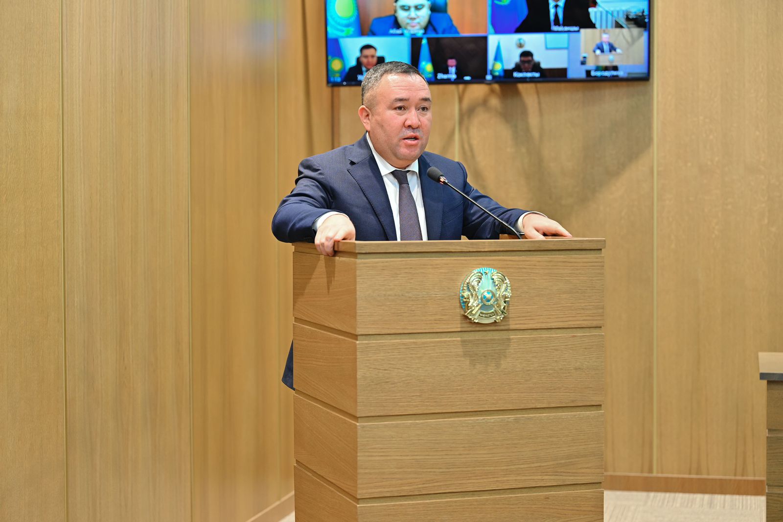 Аймақ басшысы облыс активімен кездесті