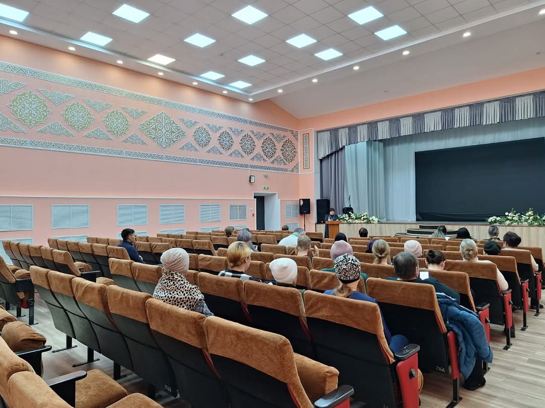 14 ноября 2024 года согласно плана мероприятий по улучшению качества оказания государственных услуг в Доме культуры села Полтавка прошла информационно-разъяснительная работа по повышению качества оказания государственных услуг.