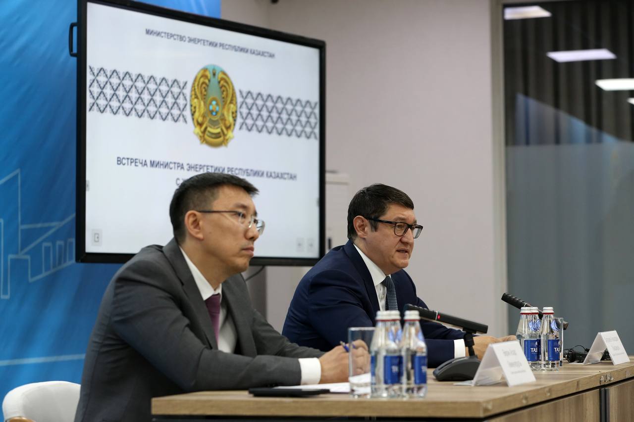 Министр энергетики Алмасадам Саткалиев провел встречу с населением г. Алматы