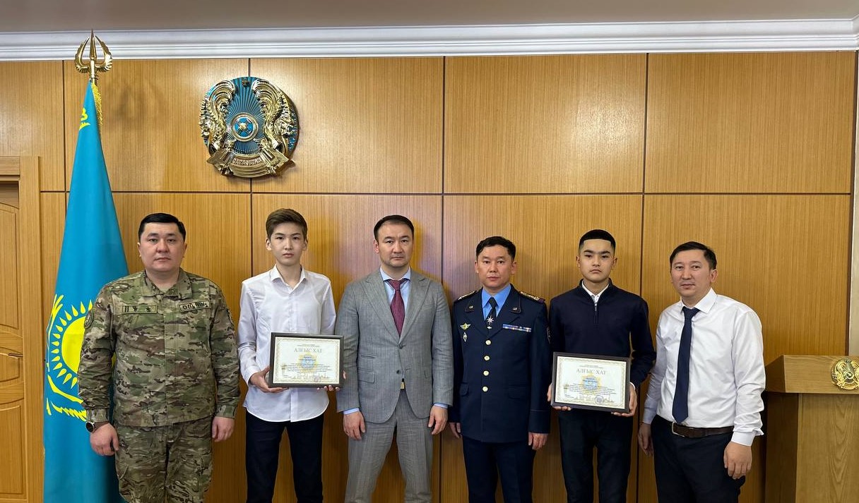 В Астане наградили юных спасателей