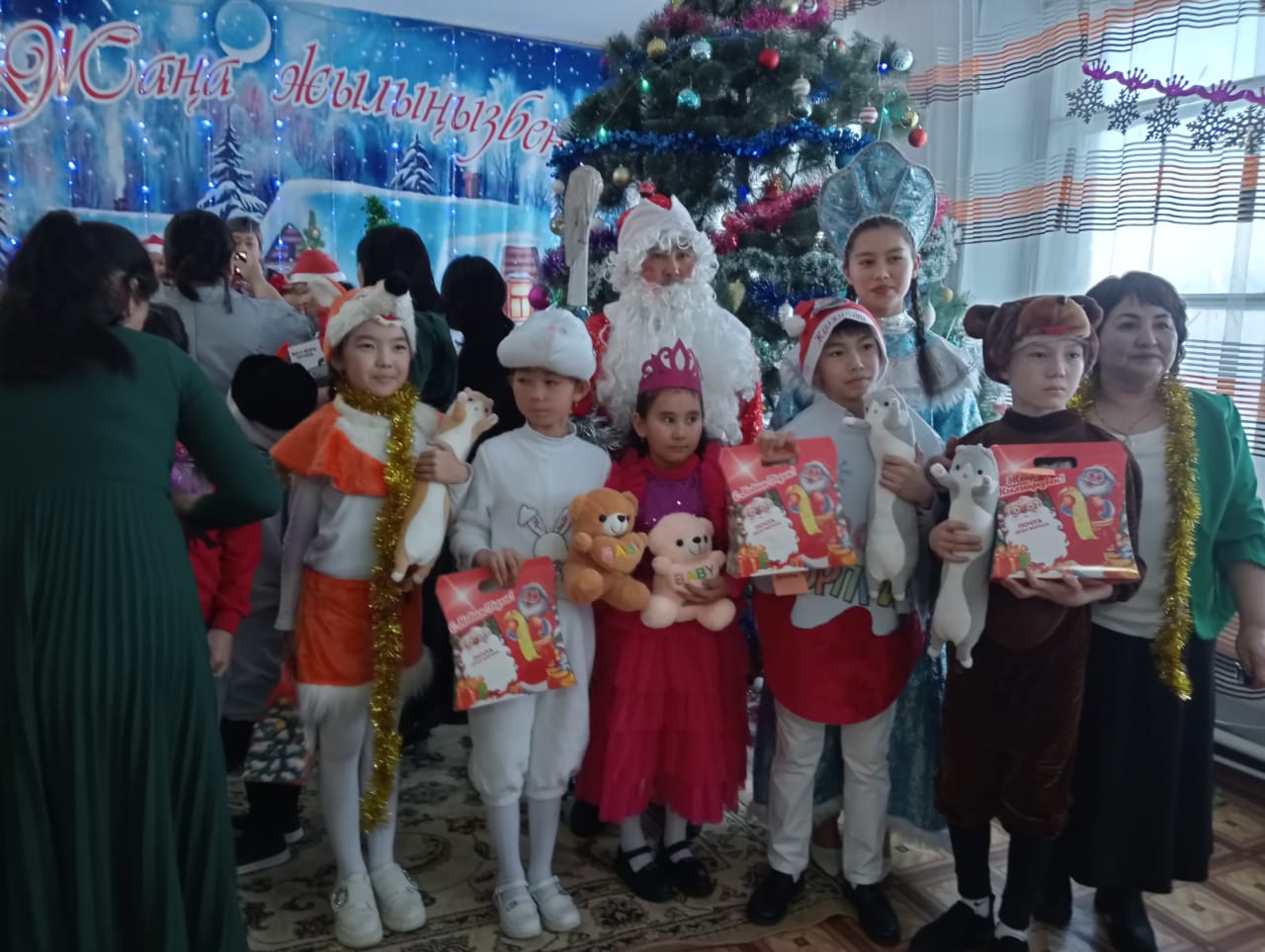 жана  жыл мерекелік жиындар өткізілуде