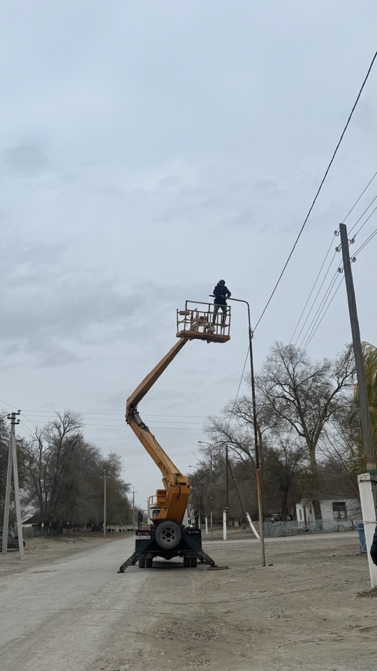 Р.Бейсебеков көшесіне түнгі жарық шамдары орнатылды.