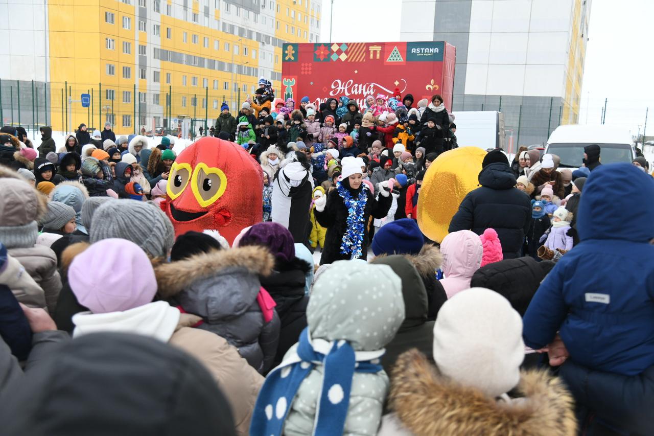 Новогоднее кукольное представление показали жителям столичного района Сарайшык
