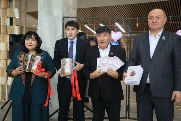 В ТУРКЕСТАНЕ ТРЕМЯ ПОЭТАМИ ПРЕДСТАВЛЕНЫ НОВЫЕ СБОРНИКИ СТИХОВ