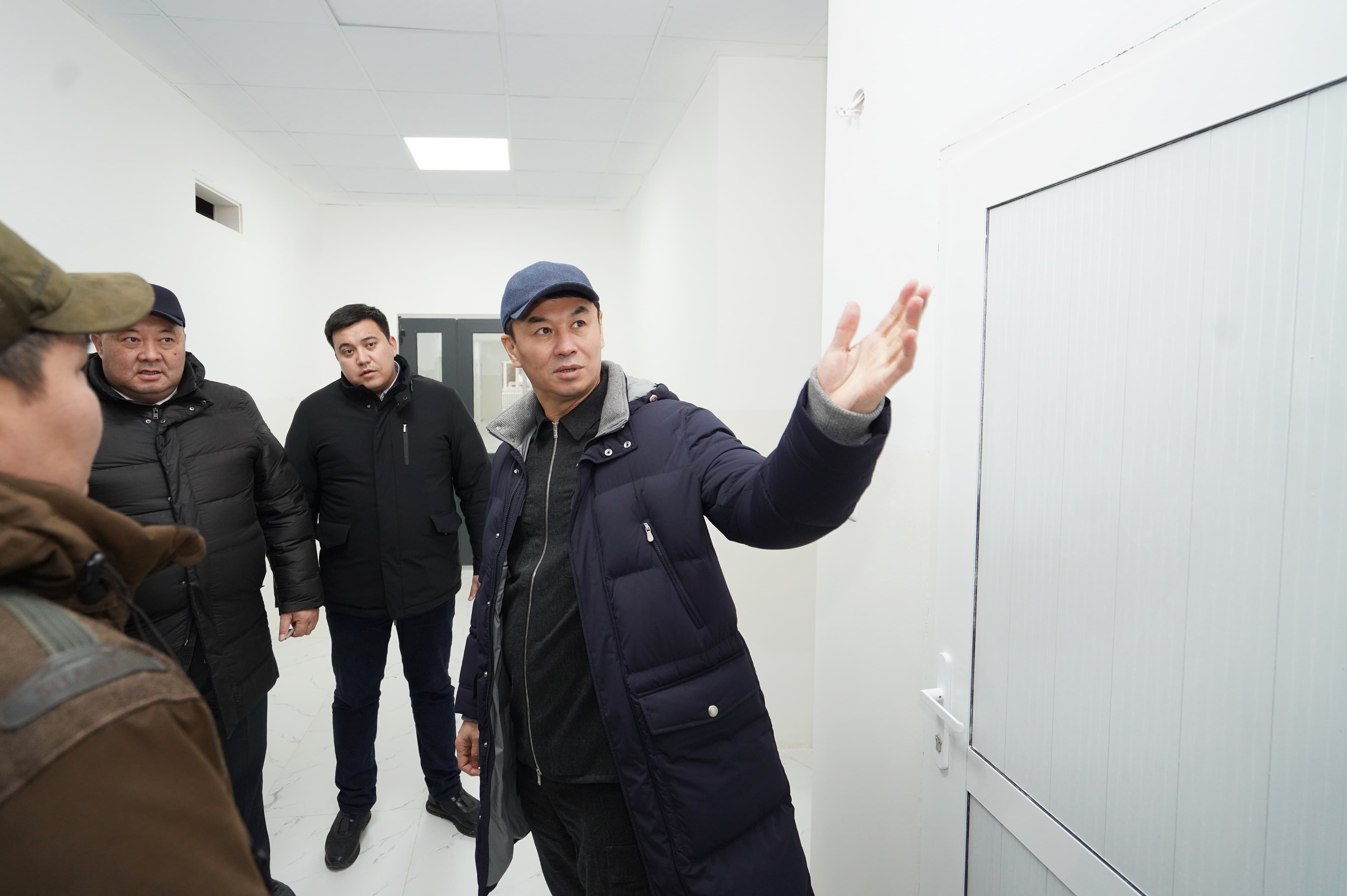 ДАРХАН САТЫБАЛДЫ: «КӨТЕРЕ АЛМАЙТЫН ШОҚПАРДЫ БЕЛІҢЕ БАЙЛАМА!»