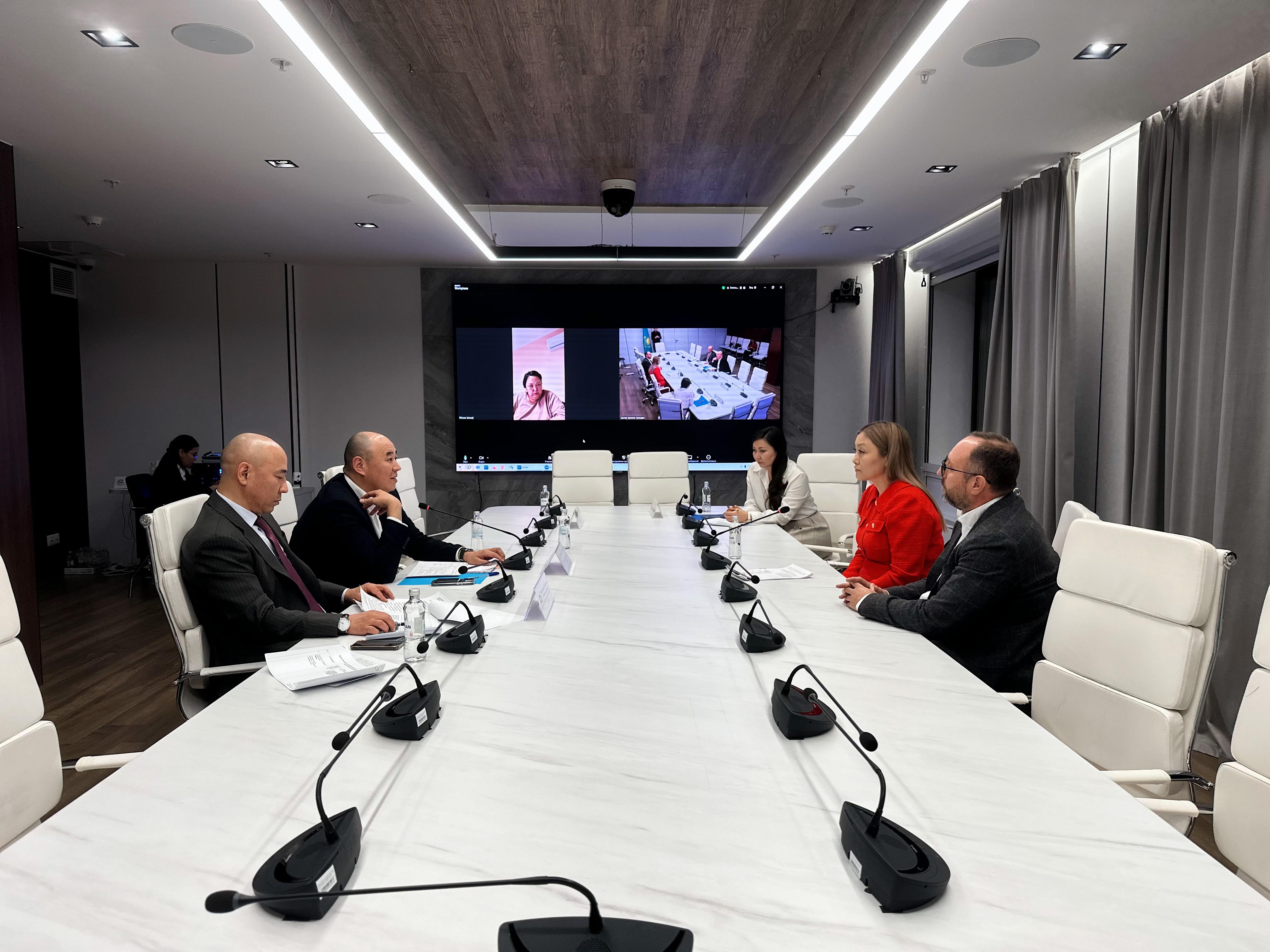 Өнеркәсіп және құрылыс министрі азаматтарды қабылдау жүргізді