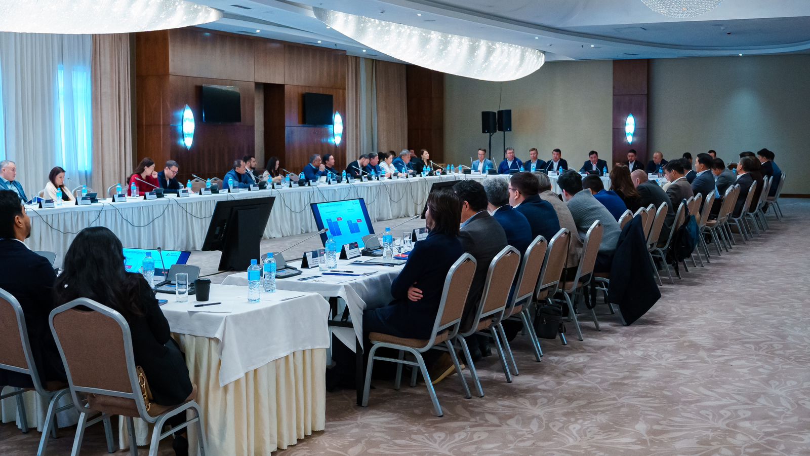 В Алматы обсудили актуальные вопросы нефтегазовой отрасли с недропользователями