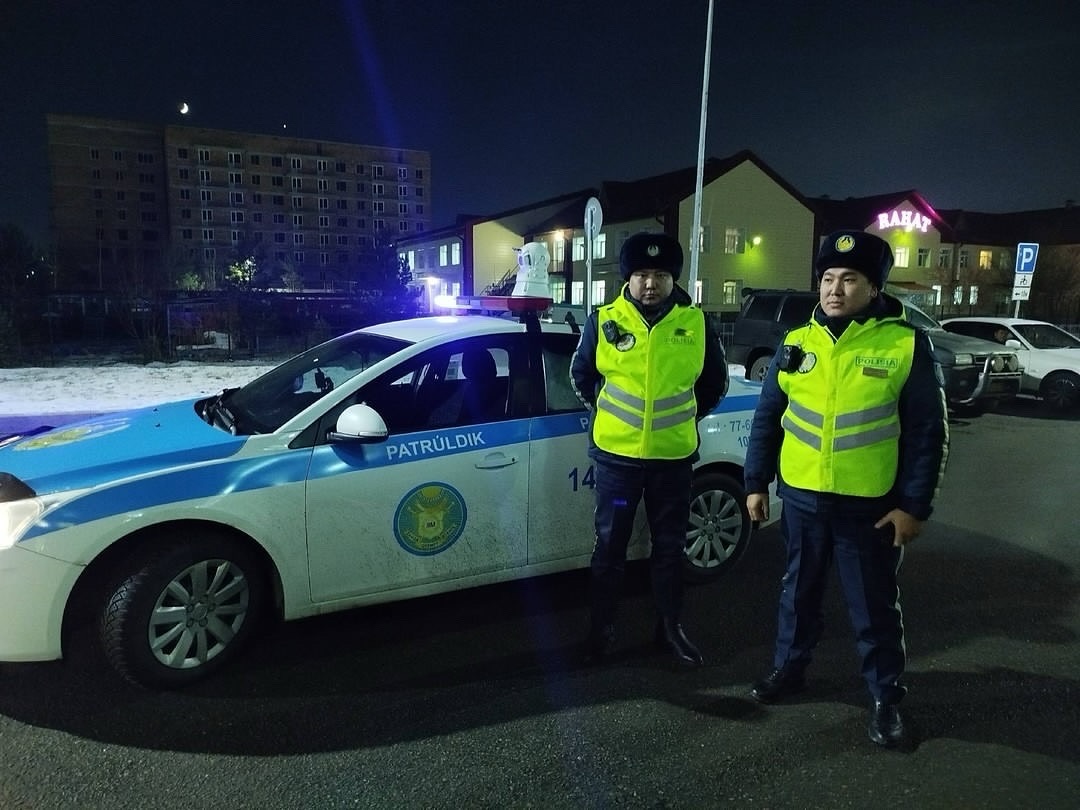 В ВКО полицейские помогли доставить подростка в больницу
