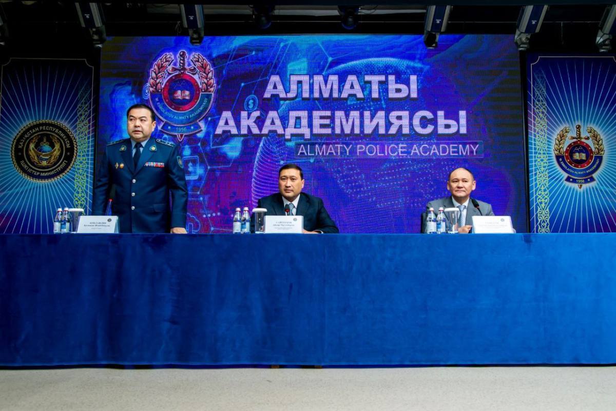 Жасырын камера порно дымқыл письки