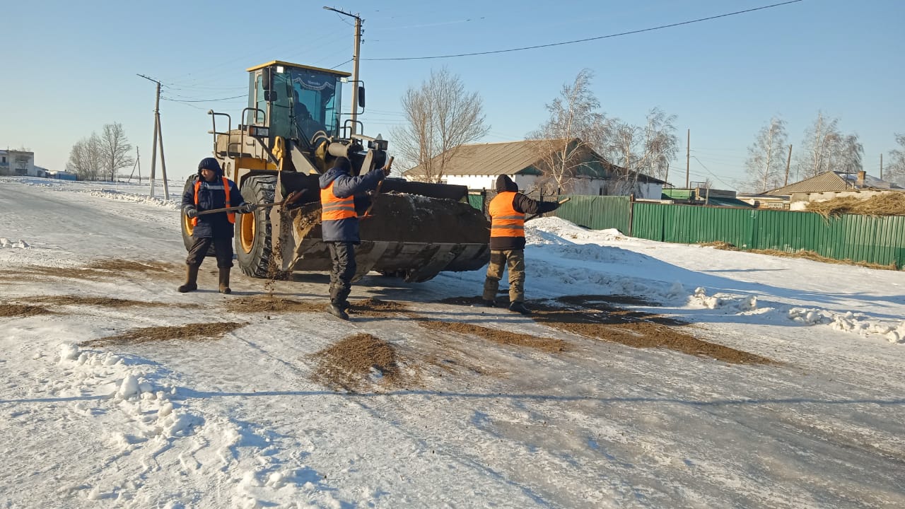 Қиылыстарға құм-тұз қоспасын қосу бойынша жұмыстар