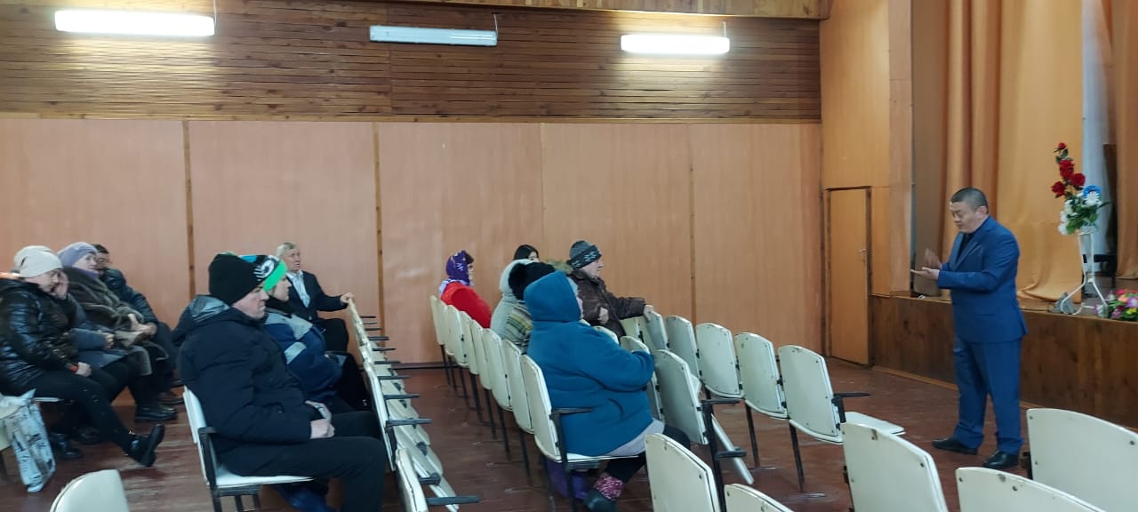 Пресновка ауылында ауылдық округі әкімінің есепті кездесуі