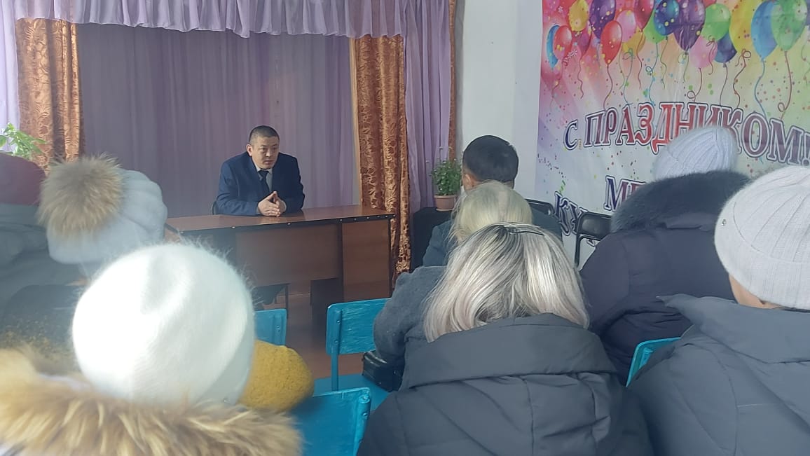 Глубокое ауылында ауылдық округі әкімінің есепті кездесуі