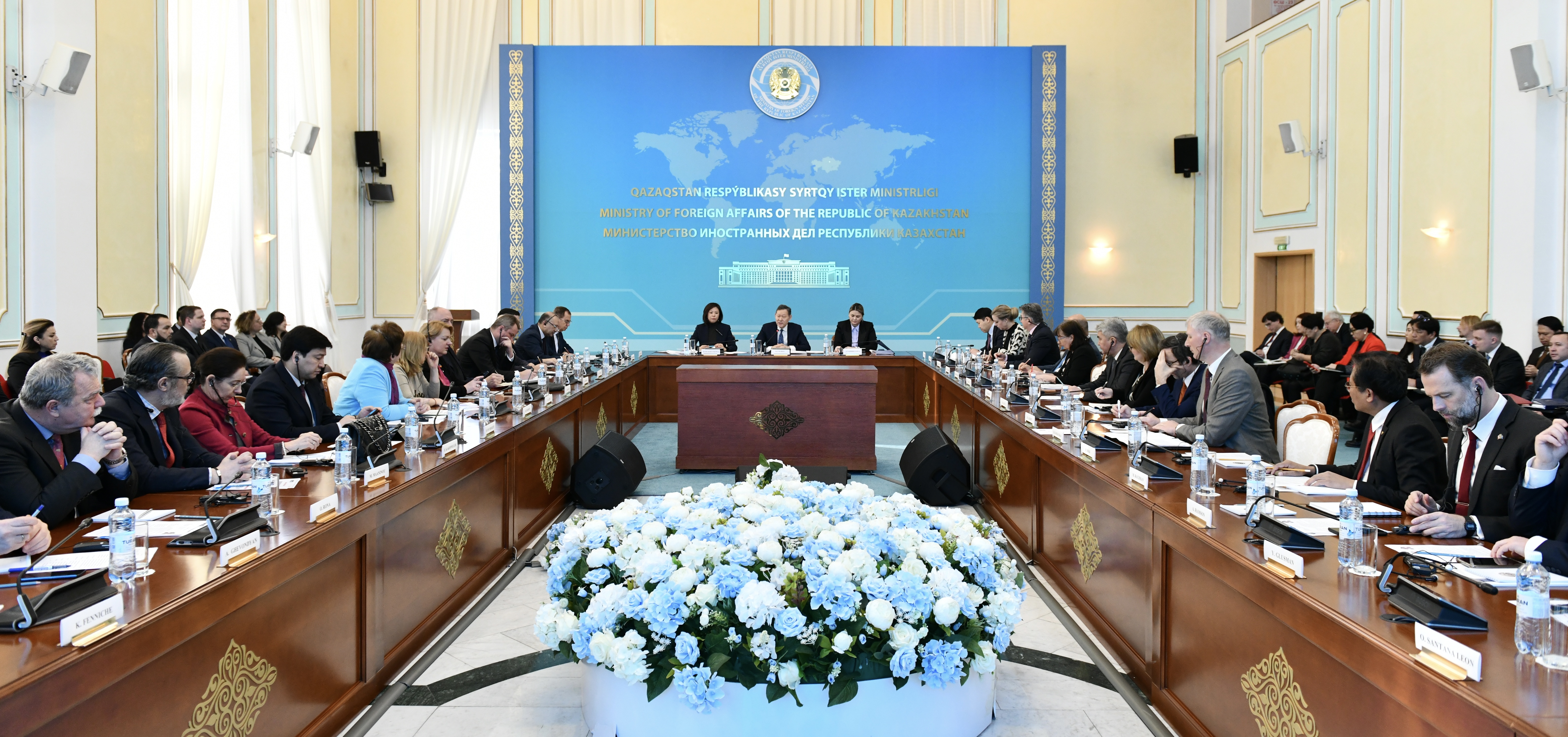 Казахстан намерен продолжить демократические преобразования