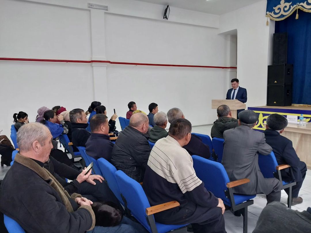 Проведена встреча акима Ондирисского сельского округа С.К.Карбозова с жителями села Абай