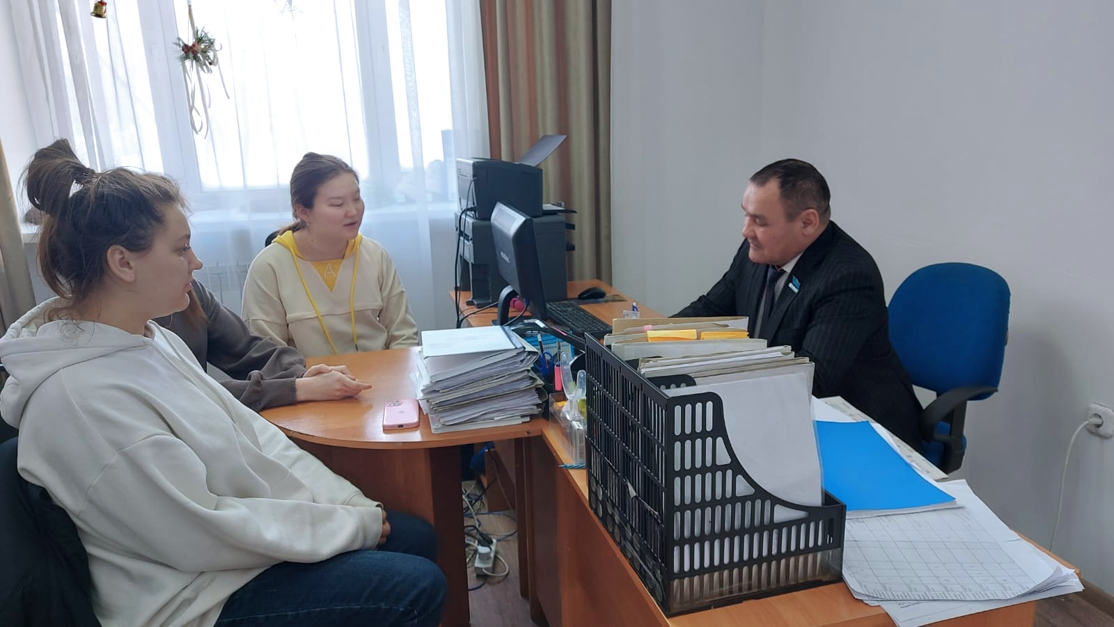 Жастармен кездесу