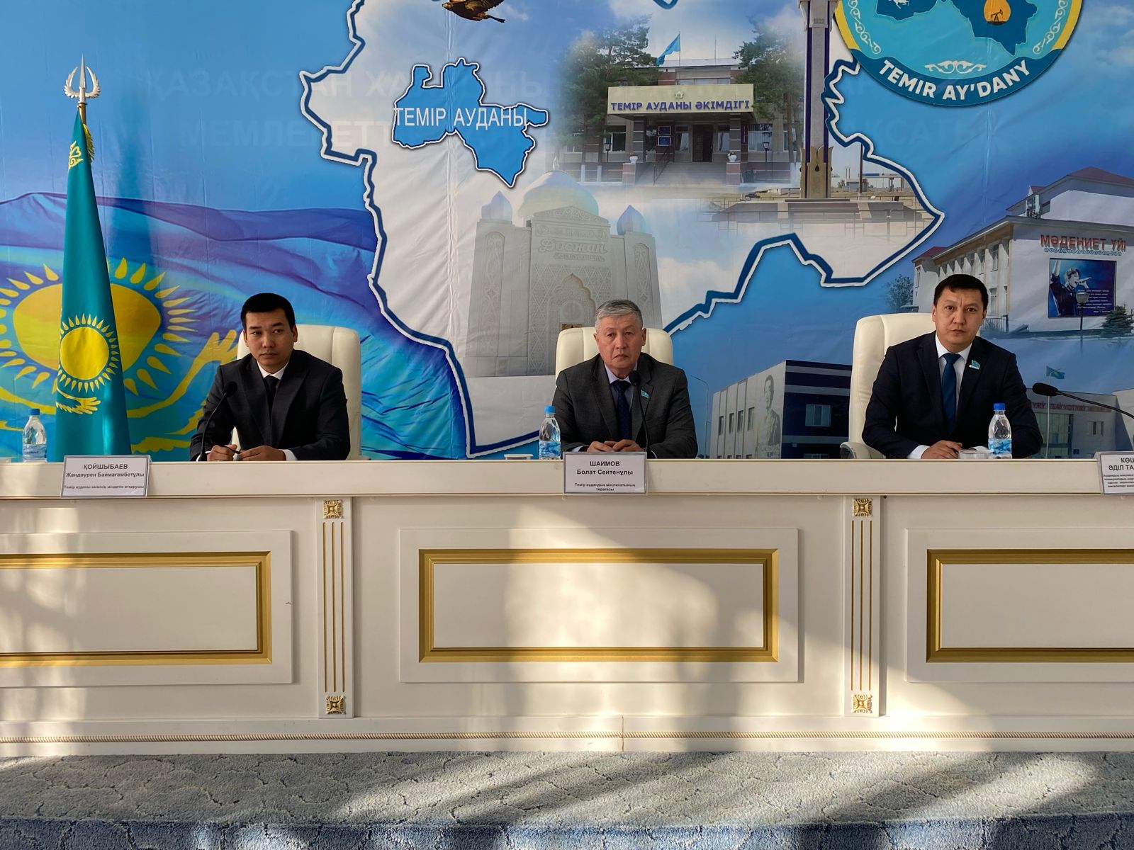 Автобуста юбка астындағы жасырын камера