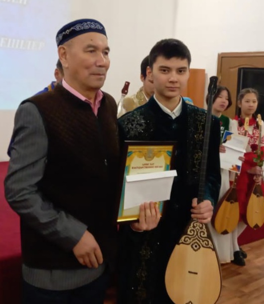 В Доме Культуры села Актогай состоялся конкурс среди исполнителей "терме" и "күй"